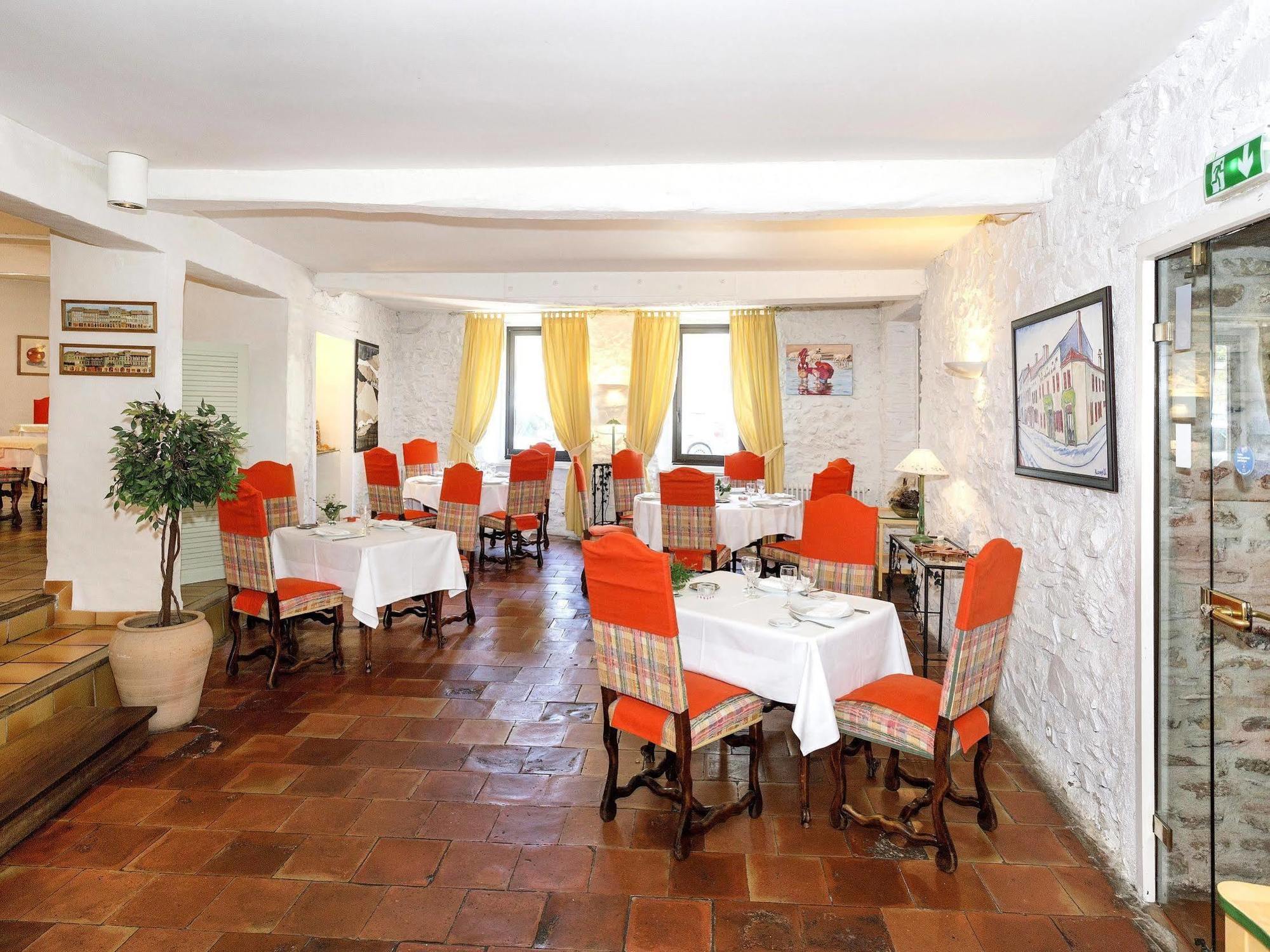 Logis Hotels - Hotel Restaurant Du Midi Revel  Esterno foto